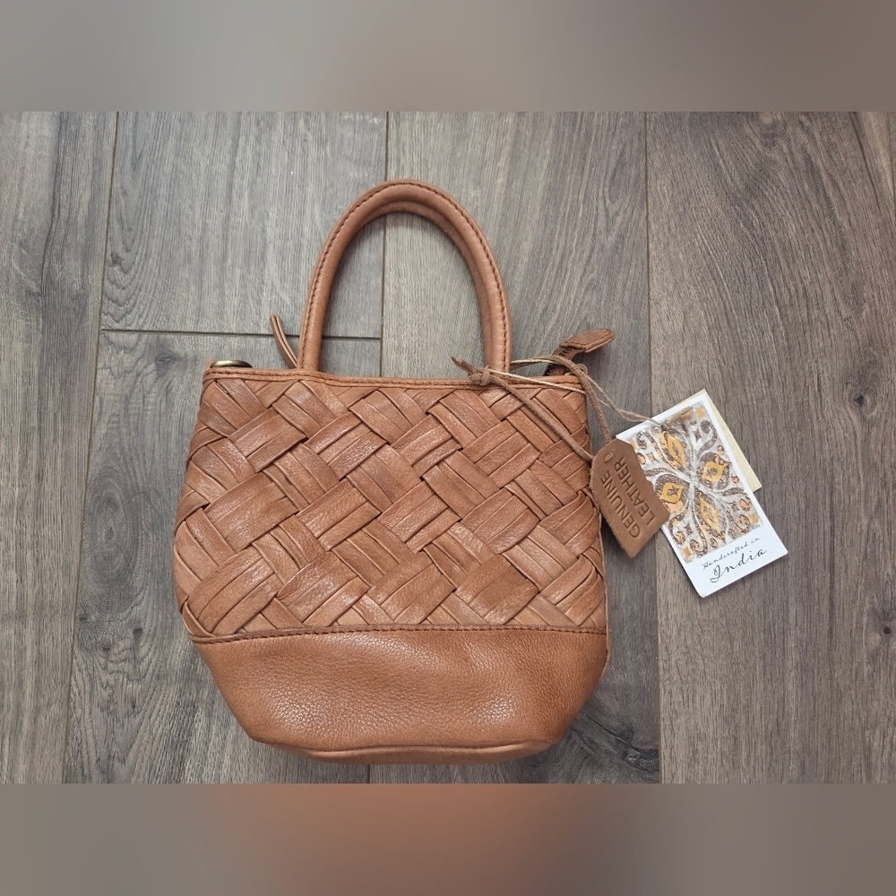 100% Genuine Leather Woven Handbag NEW